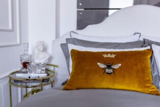 Decorative Pillow “Royal Bee”