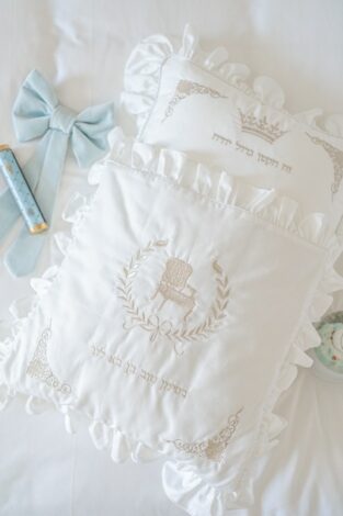 Luxury Brit Milah Pillow “Silver”