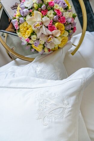 Luxury Bedding Set “Pure White”
