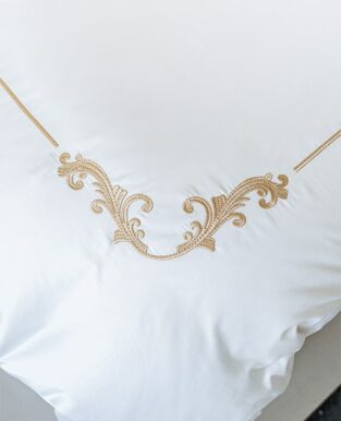 Luxury Bedding Set “Border”